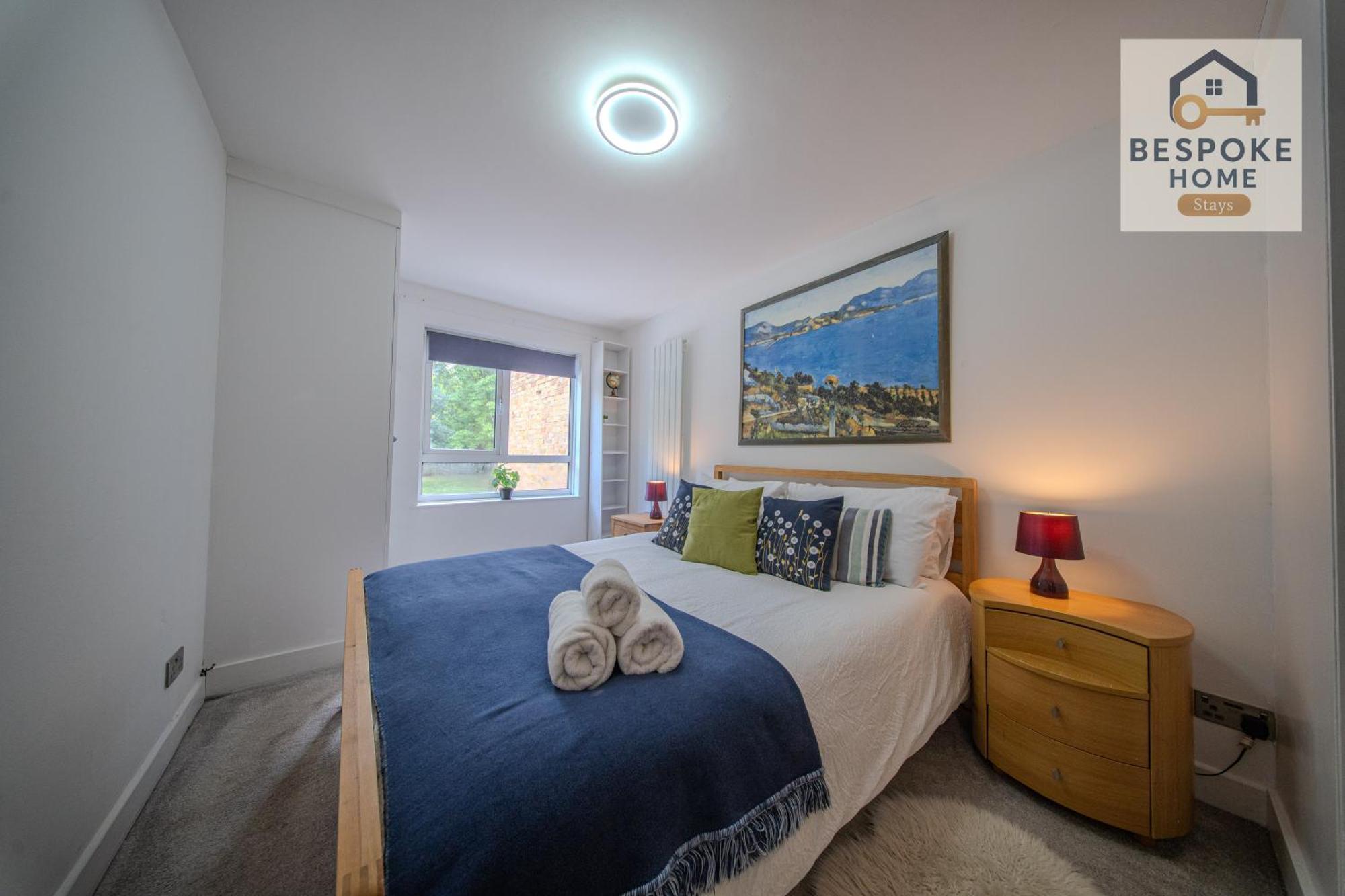 Free Parking - 4 Bed - 3 Bath - Sofa Bed - Digital Lock Entry Holiday home London