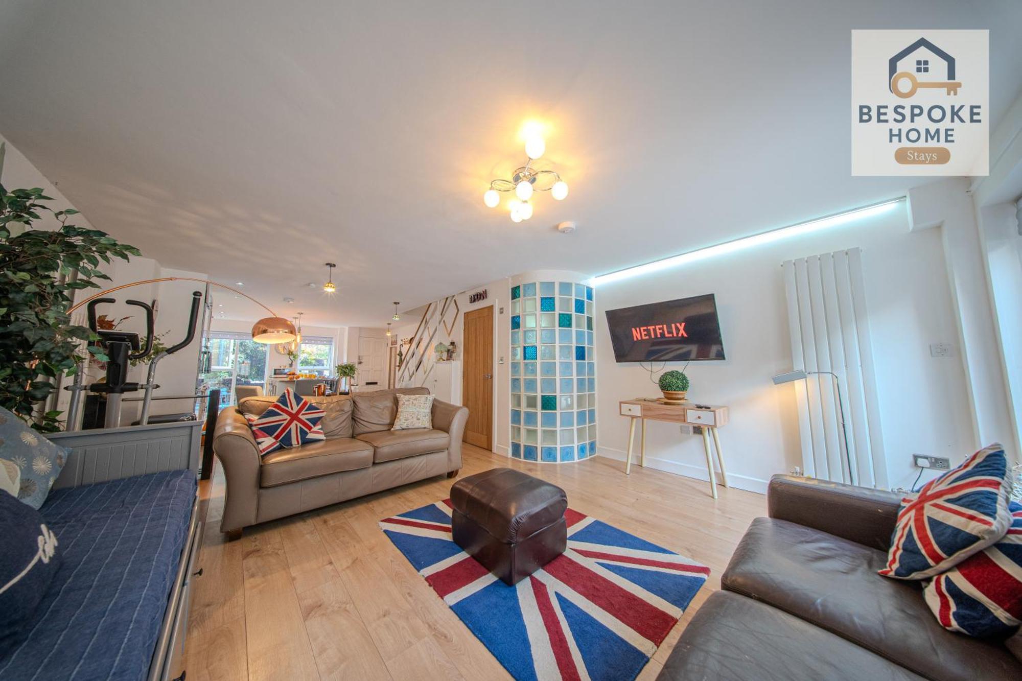 Free Parking - 4 Bed - 3 Bath - Sofa Bed - Digital Lock Entry * London