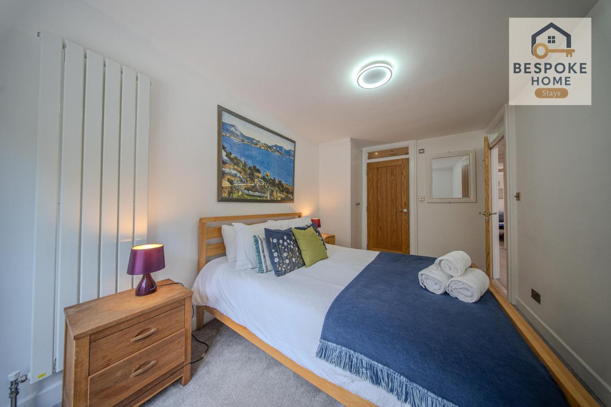 Free Parking - 4 Bed - 3 Bath - Sofa Bed - Digital Lock Entry Сasa de vacaciones