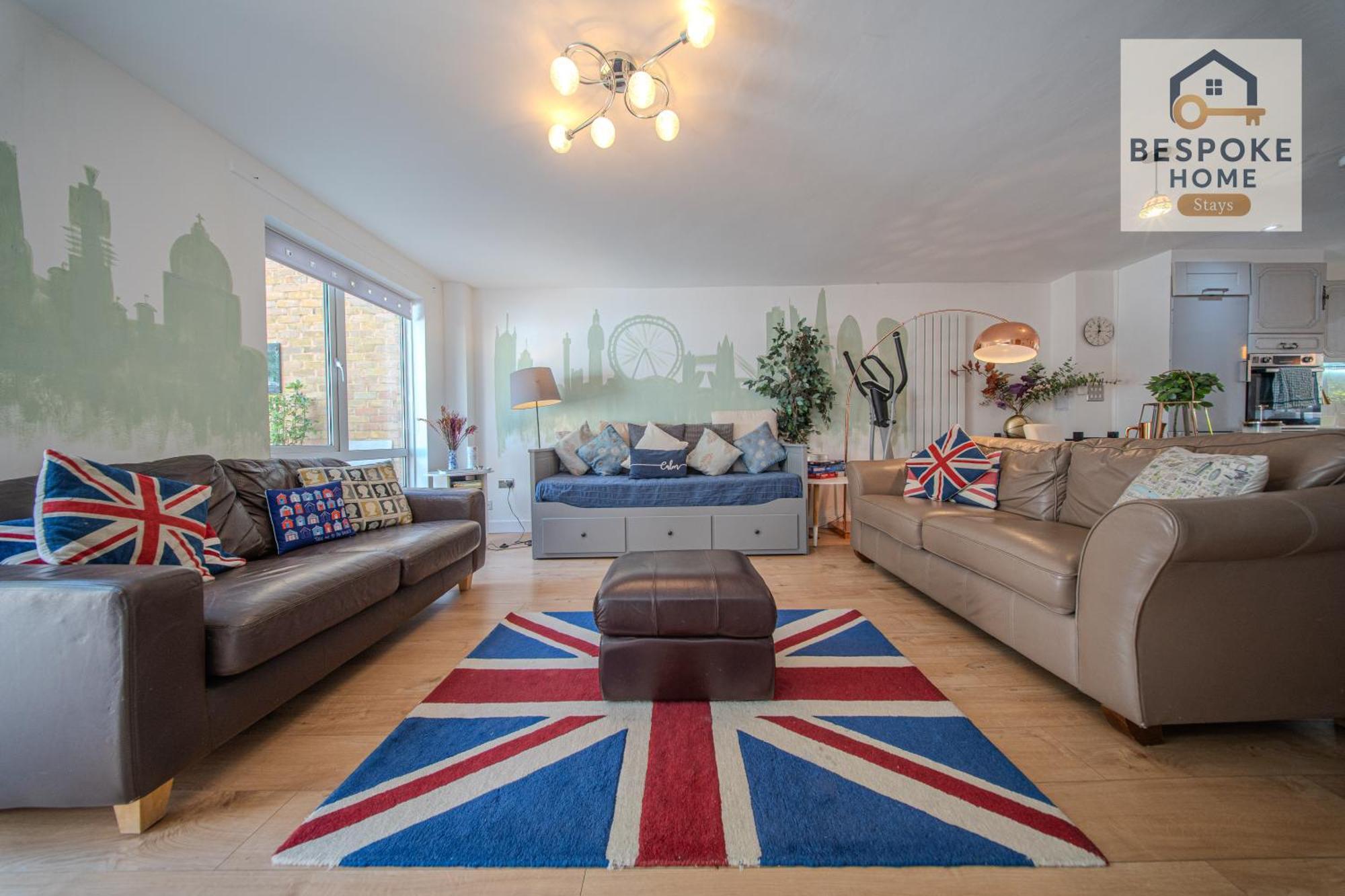 Modern 4 Bed 3 Bath House - 4 Groups With Free Parking - *